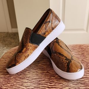 Vionic womens faux snakeskin slip on